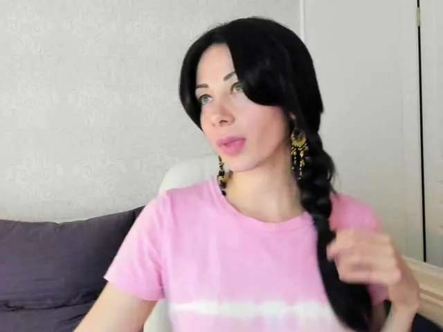 Live sex webcam photo for BellaMcQueen #290749163