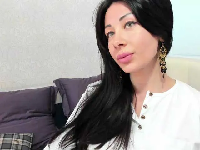 Live sex webcam photo for BellaMcQueen #290756456