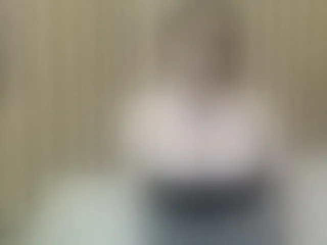 Live sex webcam photo for BellaMrr #294116936