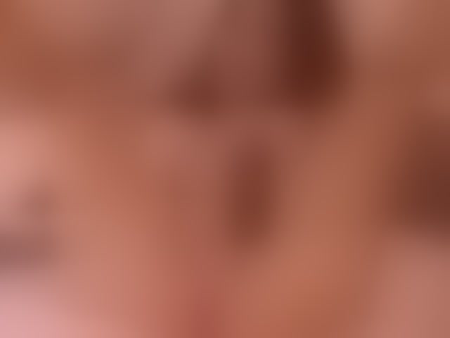 Live sex webcam photo for BellaNoirre #294114609