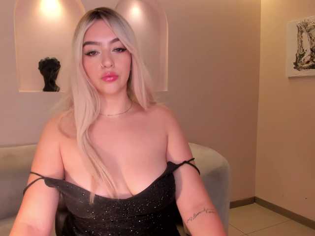 Live sex webcam photo for BellaRose #278081767