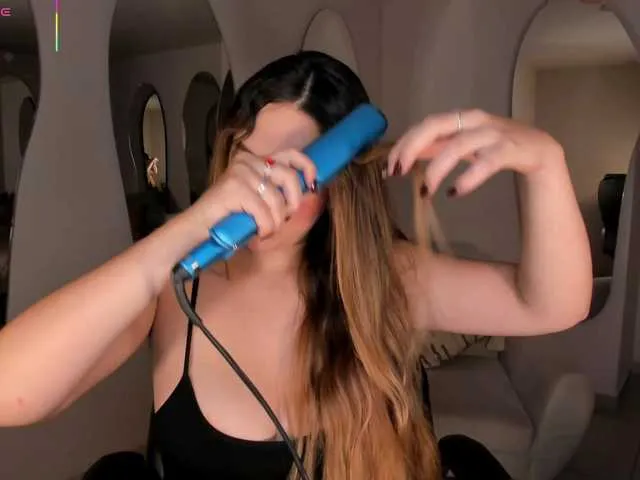 Live sex webcam photo for BellaRose #292931455