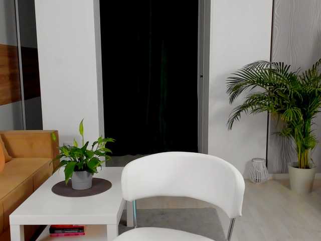 Live sex webcam photo for BellaaDona #290384358