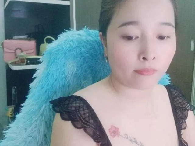 Live sex webcam photo for Benahot69 #290271496