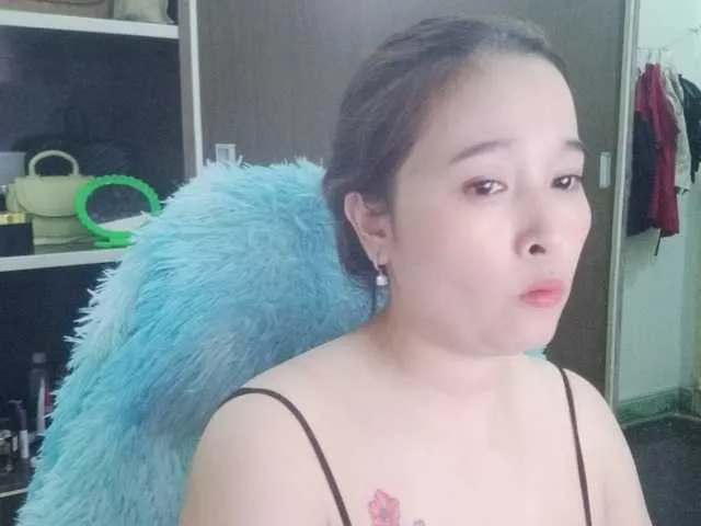Live sex webcam photo for Benahot69 #290307543
