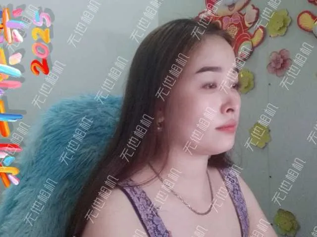 Live sex webcam photo for Benahot69 #290404234