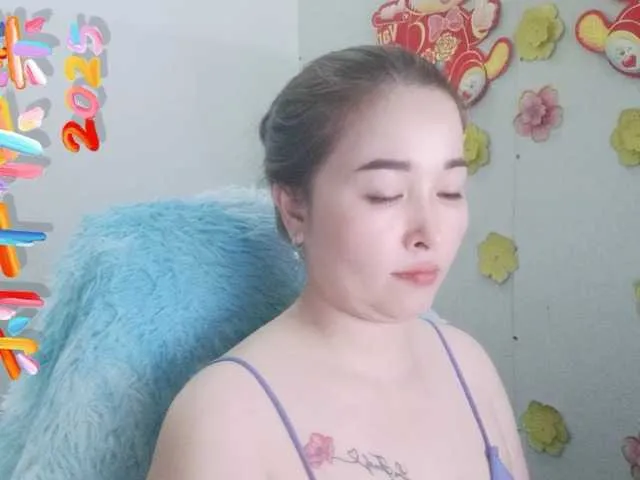 Live sex webcam photo for Benahot69 #290446116