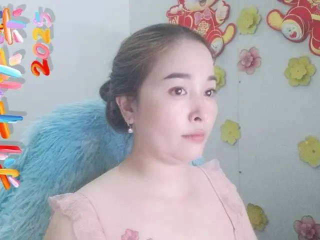 Live sex webcam photo for Benahot69 #290465481