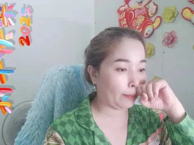 Live sex webcam photo for Benahot69 #290567291