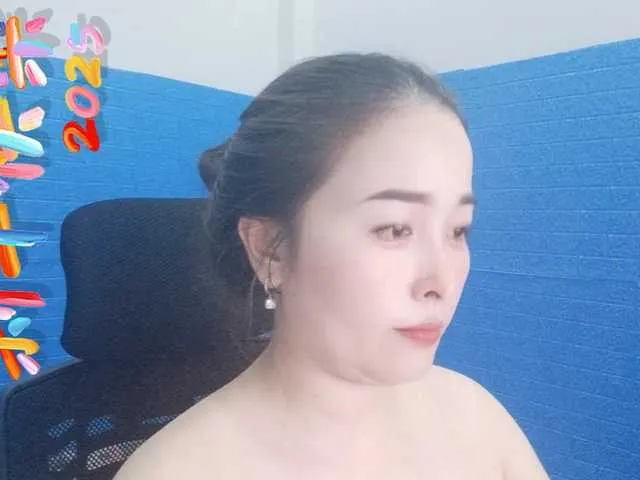 Live sex webcam photo for Benahot69 #290881120