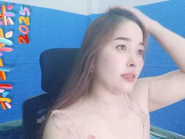 Live sex webcam photo for Benahot69 #290882620