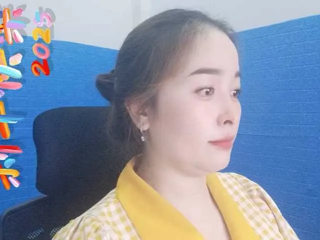 Live sex webcam photo for Benahot69 #290895452