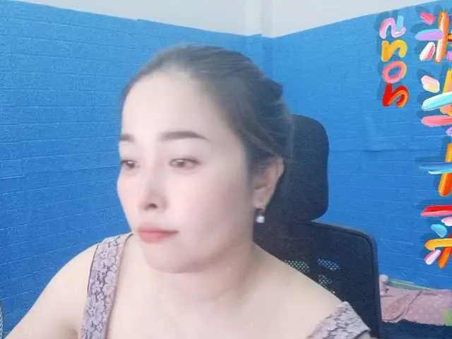 Live sex webcam photo for Benahot69 #290989471