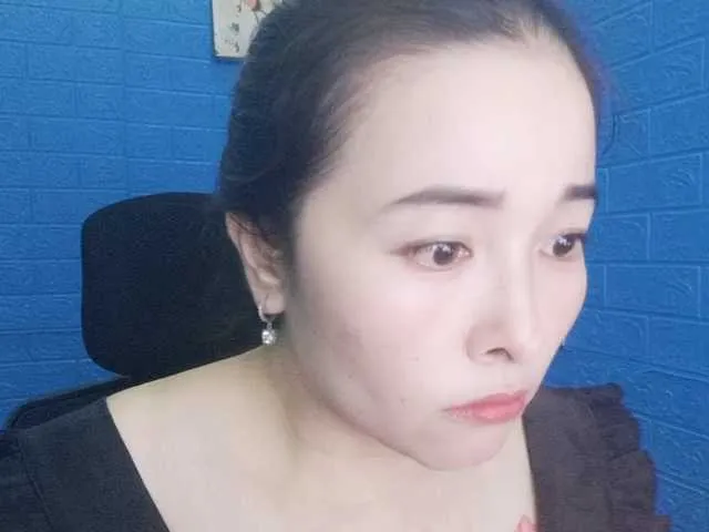 Live sex webcam photo for Benahot69 #291693208