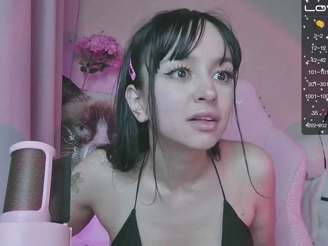 Live sex webcam photo for BerryBae #276010916