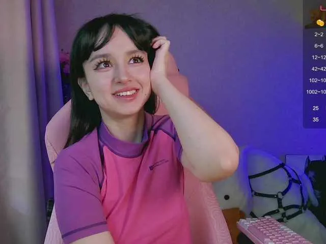 Live sex webcam photo for BerryBae #277446997
