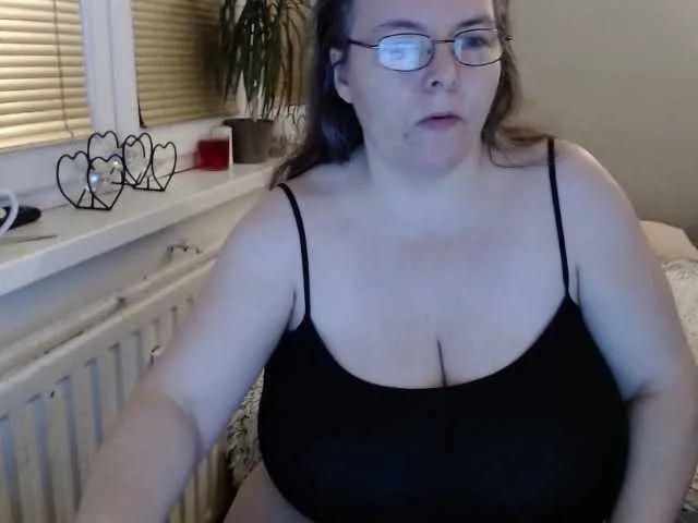 Live sex webcam photo for Bessy123 #272149576