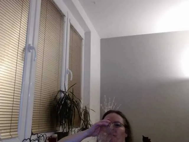 Live sex webcam photo for Bessy123 #272283838