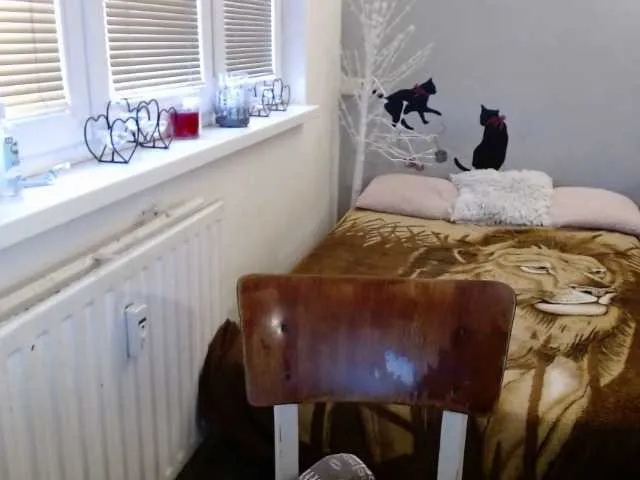 Live sex webcam photo for Bessy123 #272398431
