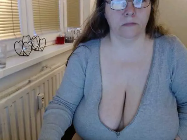 Live sex webcam photo for Bessy123 #272523067