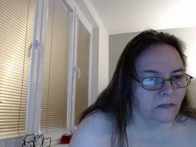 Live sex webcam photo for Bessy123 #272536619