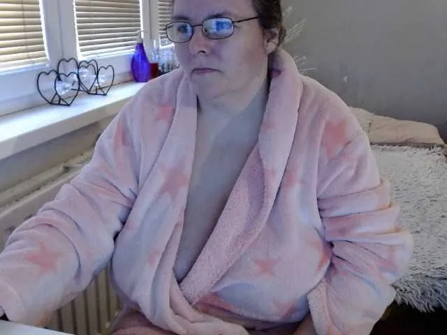 Live sex webcam photo for Bessy123 #272811119