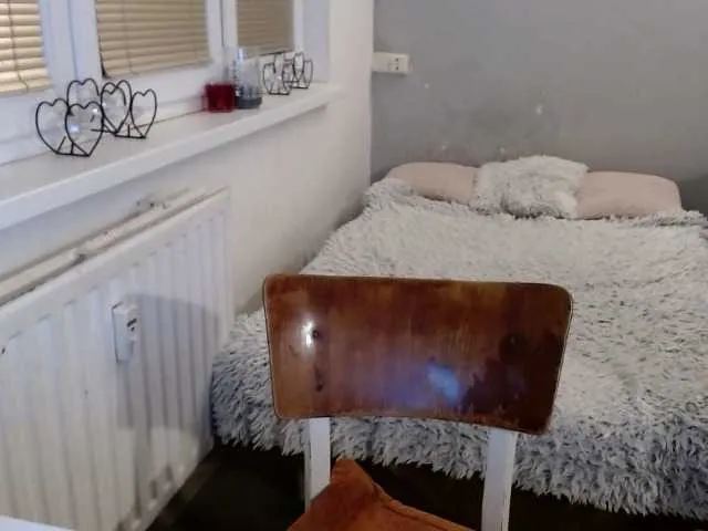 Live sex webcam photo for Bessy123 #272964325