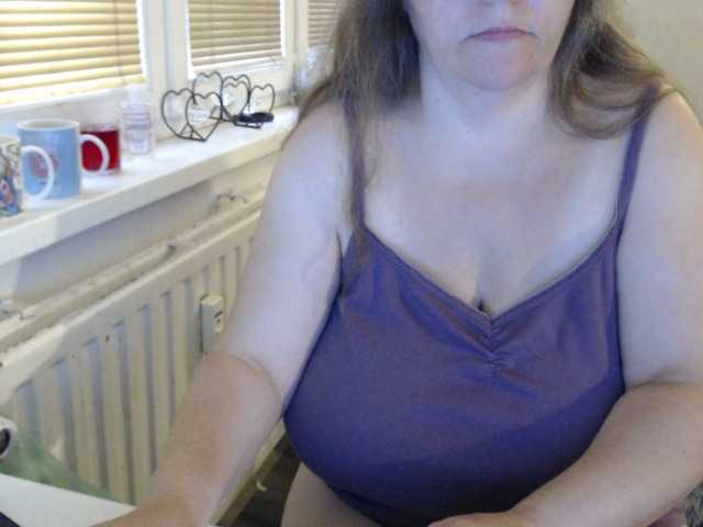 Live sex webcam photo for Bessy123 #274622713