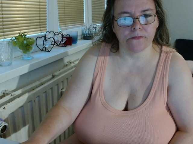 Live sex webcam photo for Bessy123 #275915104