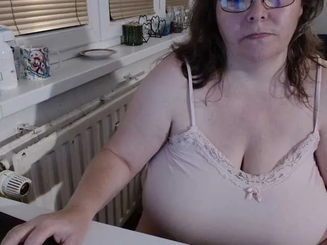 Live sex webcam photo for Bessy123 #276642636