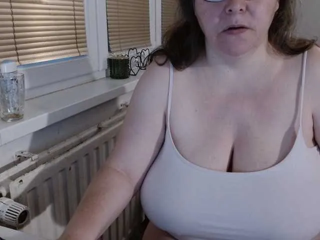 Live sex webcam photo for Bessy123 #276688470