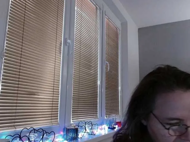 Live sex webcam photo for Bessy123 #276759303