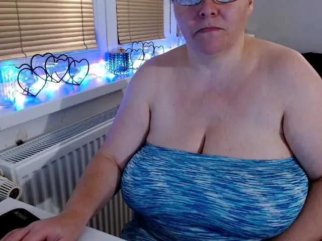 Live sex webcam photo for Bessy123 #276768191