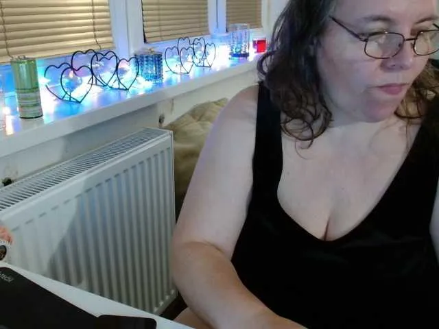 Live sex webcam photo for Bessy123 #276810649
