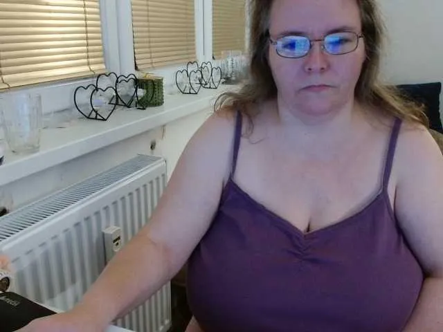 Live sex webcam photo for Bessy123 #276930334