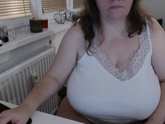 Live sex webcam photo for Bessy123 #276948880
