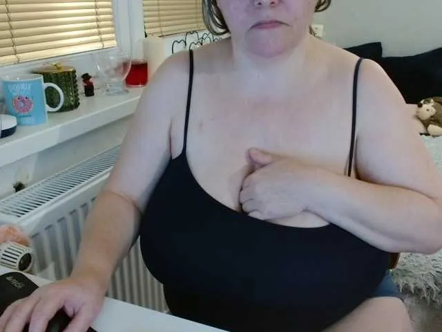 Live sex webcam photo for Bessy123 #277159511