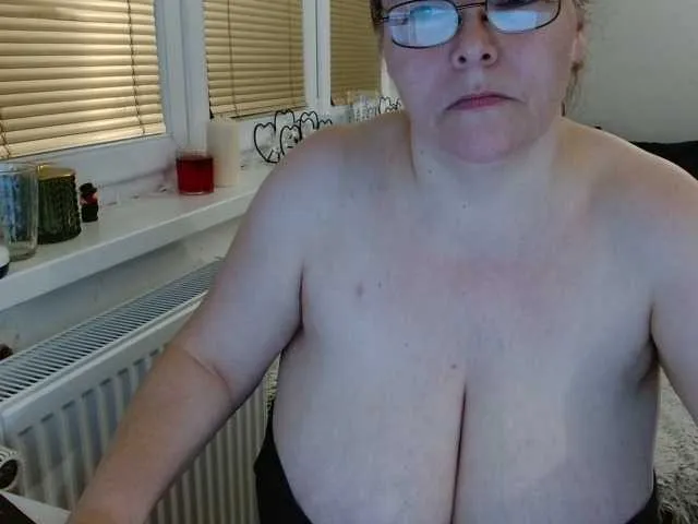 Live sex webcam photo for Bessy123 #277166857