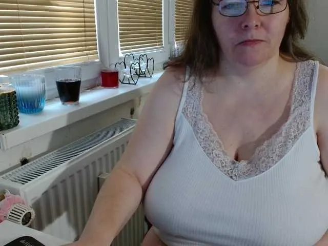 Live sex webcam photo for Bessy123 #277339909