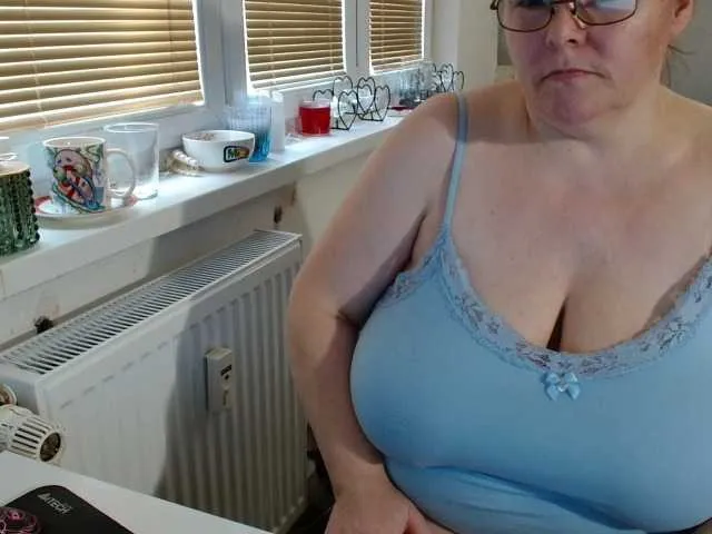 Live sex webcam photo for Bessy123 #277359139