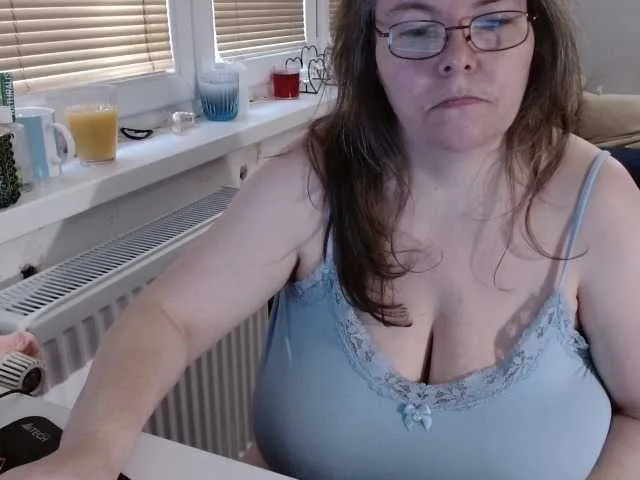 Live sex webcam photo for Bessy123 #277400265