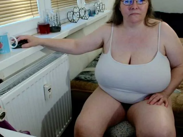 Live sex webcam photo for Bessy123 #277947637