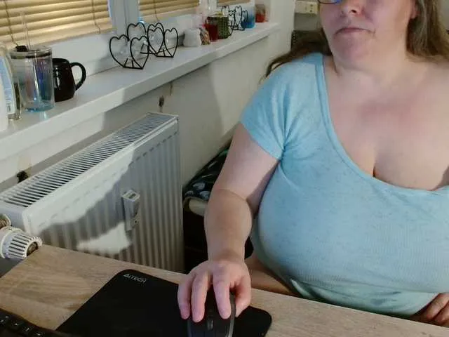 Live sex webcam photo for Bessy123 #290972616