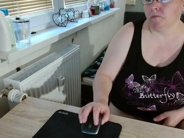 Live sex webcam photo for Bessy123 #290991211