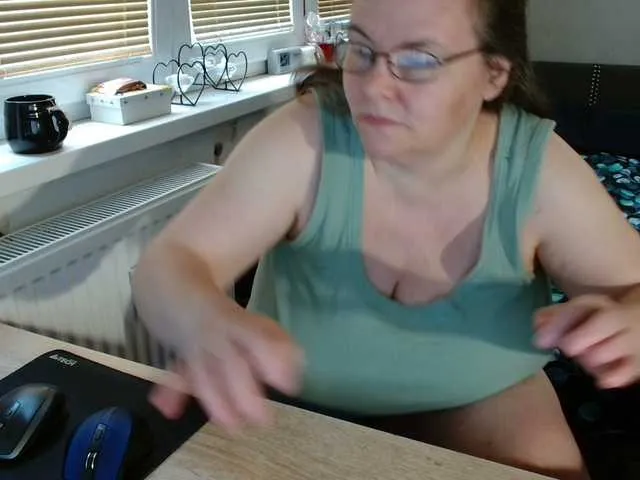 Live sex webcam photo for Bessy123 #291290814