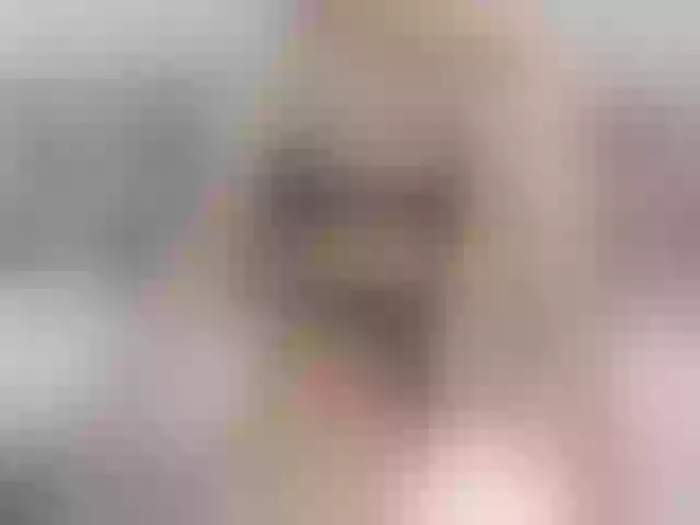 Live sex webcam photo for Besttpussyyy #291431857