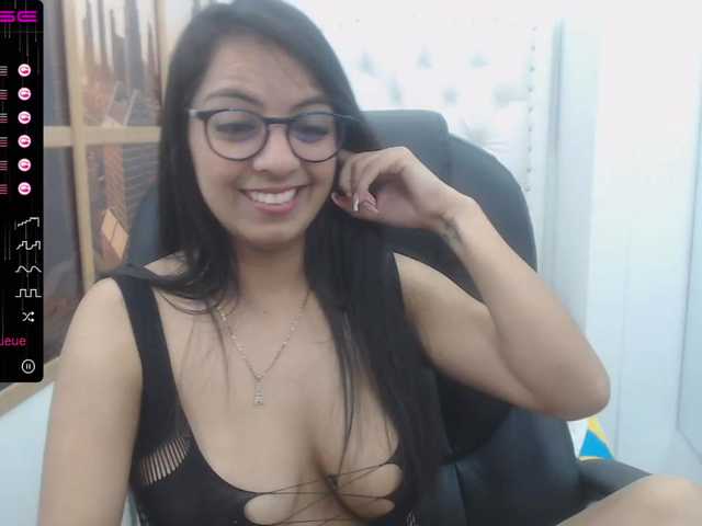 Live sex webcam photo for BettyBrownn #272761162