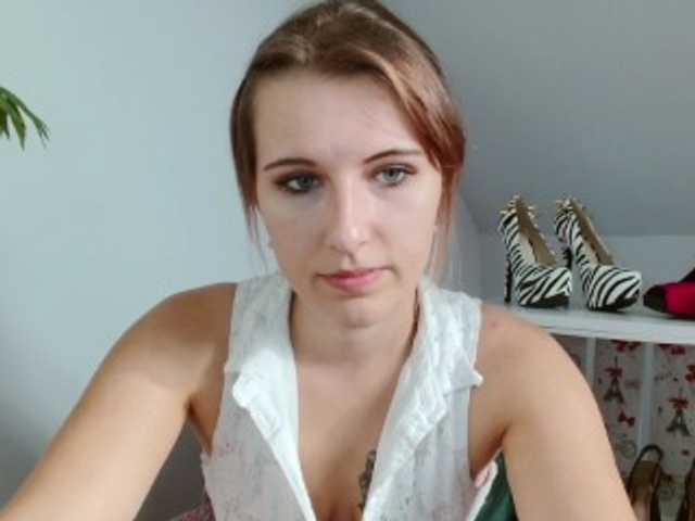 Live sex webcam photo for BettyKiss #276565082