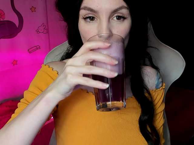 Live sex webcam photo for BettyShow #276719620