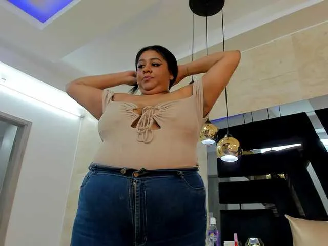 Live sex webcam photo for BiancaFollerach #290402434